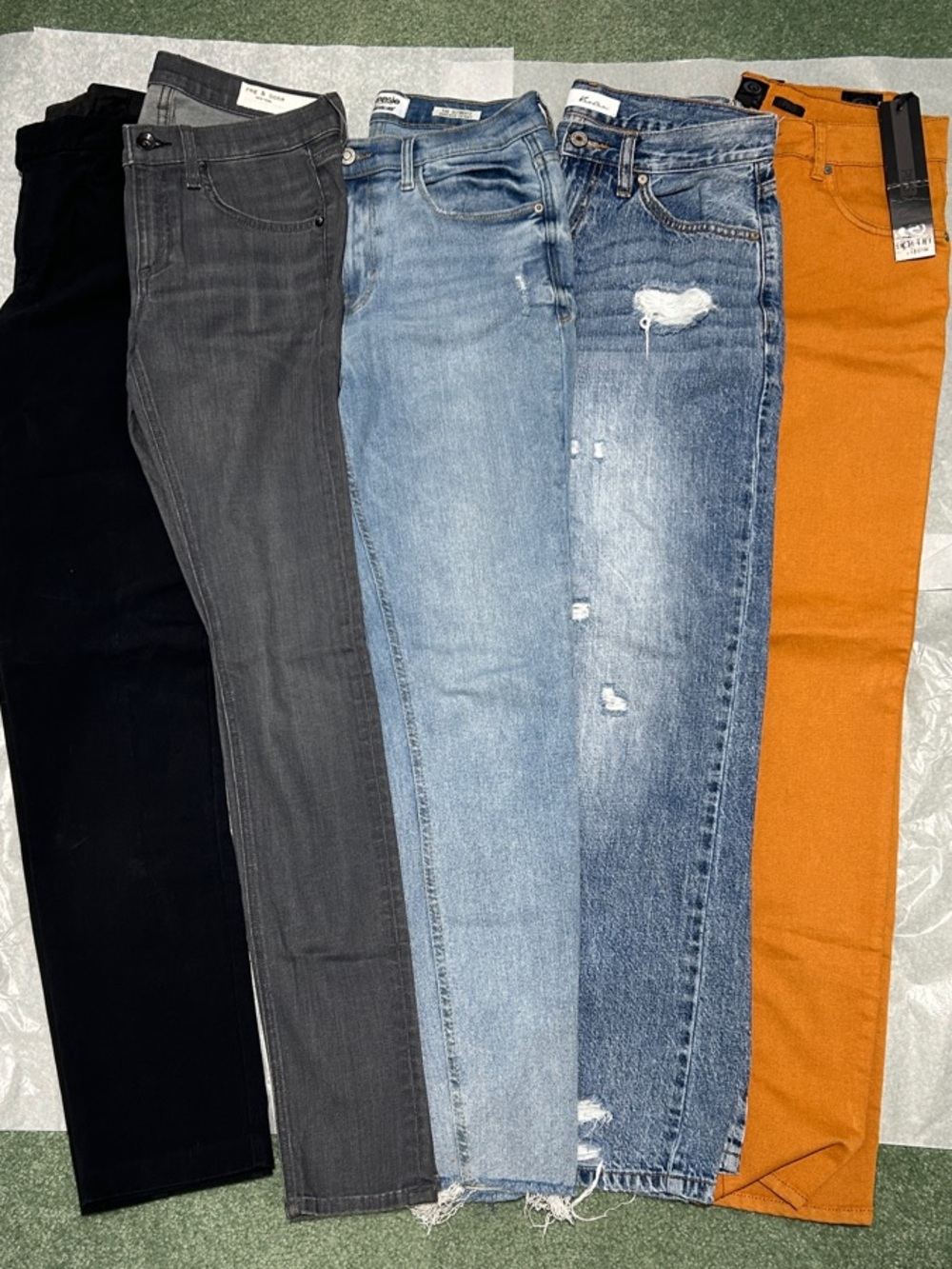 5 Piece Mega Lot Jeans. 2 rag & bone, KanCan, NWT ripcurl and Kensie. Size 4/27